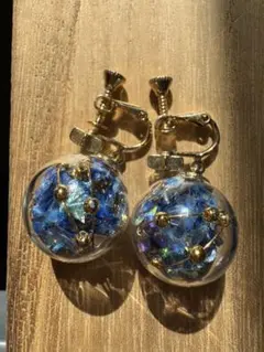 青色装飾クリア球体イヤリング