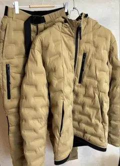 【お得商品】フィールド・コア　ベージュ フード付き ダウンジャケット上下セット