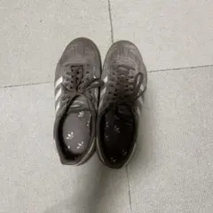 ブラウン スニーカー