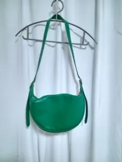 ハーフムーン型 ショルダーバッグ グリーン