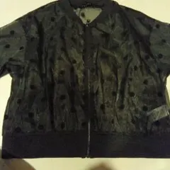 TRUBE オシャレかわいいデザイン　ブルゾン　ブラックドット