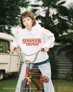 ●GU ヘビーウェイトスウェットパーカ　ストレンジャーシングス　M