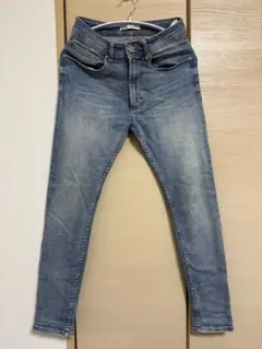 ZARA dnwr. ライトブルースキニーデニム　31サイズ