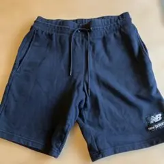 new balance ネイビーショートパンツ