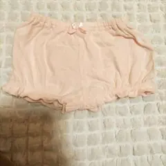 フリル付きピンクショートパンツ
