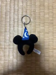ディズニー　ミッキー耳型キーホルダー