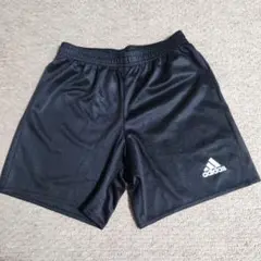 adidas ブラック ハーフパンツ