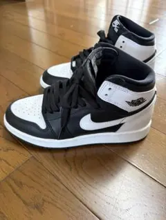 NIkE AIR JORDAN ハイカットスニーカー　ホワイトブラック