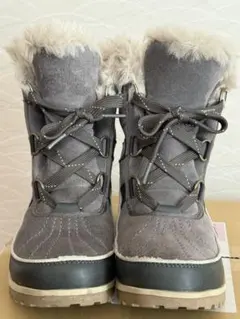 SOREL グレー ファー付きスノーブーツ