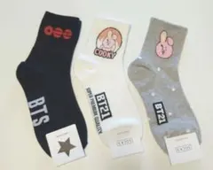 BTS ARIRANG ソックス✖️2セット 白黒② - メルカリ