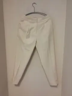 PLST アイボリー テーパードパンツ