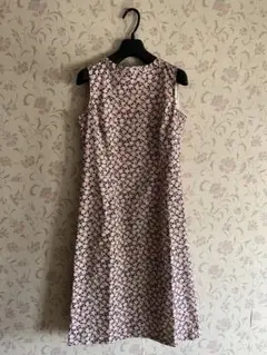 小花柄ノースリーブひざ丈ワンピース　9号
