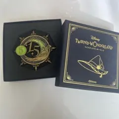 シルバー ツイステ ブルームバースデー 魔法帽子の留め具風ブローチ