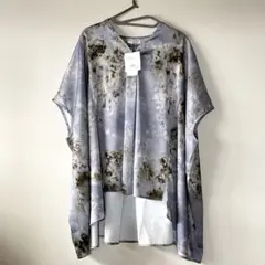 新品タグ付【オズモーシス】プリントVネック ビッグ ブラウス ブルー シャツのサムネイル