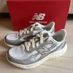 New Balance Fresh Foam スニーカー ホワイトグレー