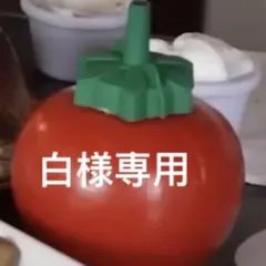 黒と緑の青白い花模様