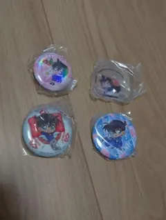 くら寿司　コナン　缶バッジ　アクリルマスコット 4個セット