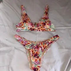 カラフル花柄 セパレート水着のサムネイル