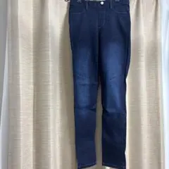 セシルマクビー　スキニーデニムパンツ