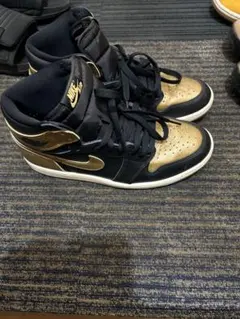 Nike Air Jordan 1 ブラック/ゴールド ハイカット