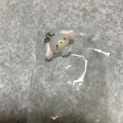 サンリオ　ゆるっとめじるしアクセサリー　しろうさ