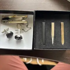 ネクタイピンとカフスボタンセット