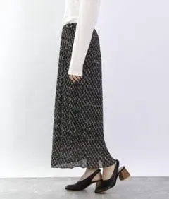 LOWRYSFARM ◎ 花柄細プリーツスカート