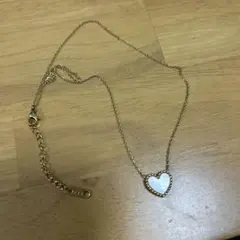 ゴールドトーン ハート型ネックレス