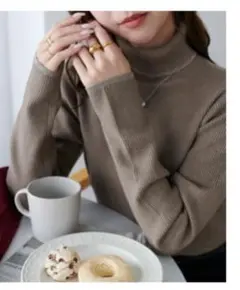 【完売品】モチモチラメ配色タートルプルオーバー　モカ