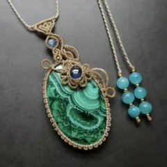 特大マラカイトとアイオライトのマクラメネックレス