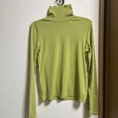 GU ライムグリーン タートルネック M