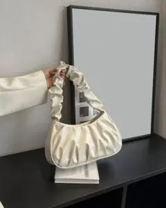 ホワイト フリルハンドル ショルダーバッグ 肩掛け