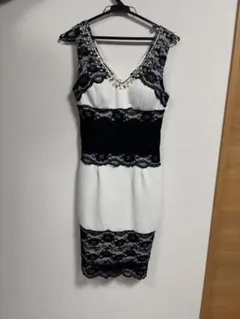 レース装飾タイトドレス ホワイト・ブラック