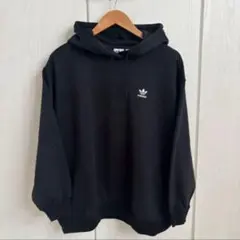 adidas アディダスロゴパーカー　黒　ブラックのサムネイル