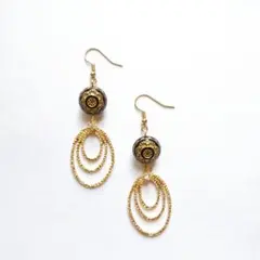 №318・オーバルピアス