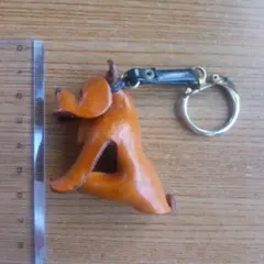 犬型レザーキーホルダー
