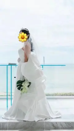 ホワイトサテンウェディングドレス