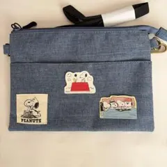 PEANUTS スヌーピー ショルダーポーチ（ステッカー2枚付き）