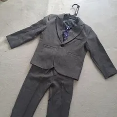 グレー スーツ 110cm ネクタイベスト付き　長ズボン