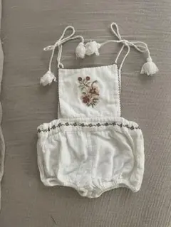 LiiLU 花刺繍付きホワイトロンパース　12m