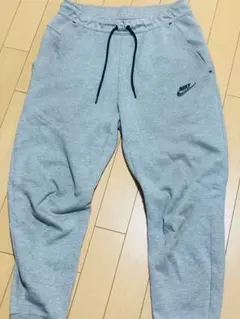 ＜NIKE＞テックフリース ジョガー スウェットパンツ　Sサイズ