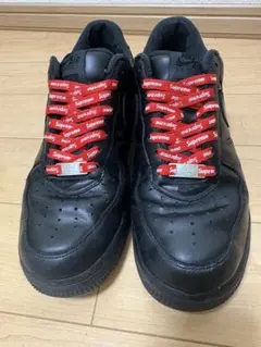 「Supreme × NikeAirForce1ブラック赤紐26.5cm 人気」