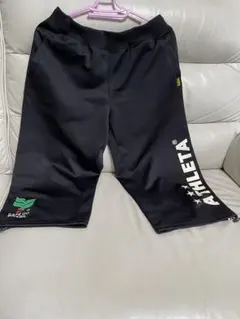 ATHLETA 黒 ハーフパンツ ロゴ・ストライプ入り 7分丈 サイズ O