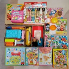 アンパンマンねんど　カード　知育玩具　他　まとめ売り　シールおまけ