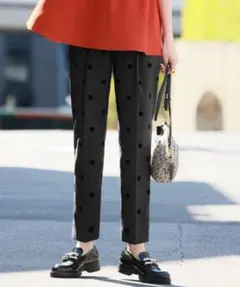 エルフランク ドットプリントセンタープレステーパードパンツ