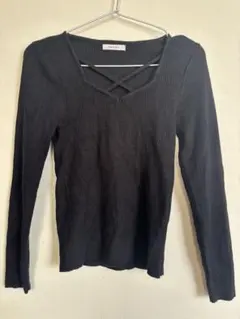 INGNI 胸元クロス　リブカットソー ブラック　Mサイズ