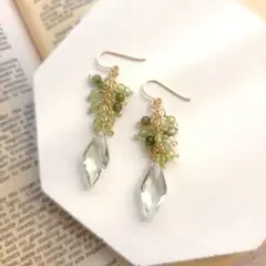 天然石 14kgf グリーンアメジストと小粒天然石のピアス　ゆれる　シンプル