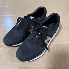 New Balance 997H ブラック/ゴールド スニーカー