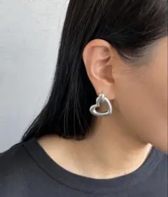トゥモローランドお花モチーフピアス PHILIPPE AUDIBERT - メルカリ