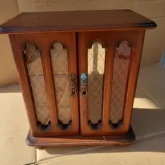 Item thumbnail for item 4d737036-3ef2-472b-bbf4-6ee3eee9c7ba